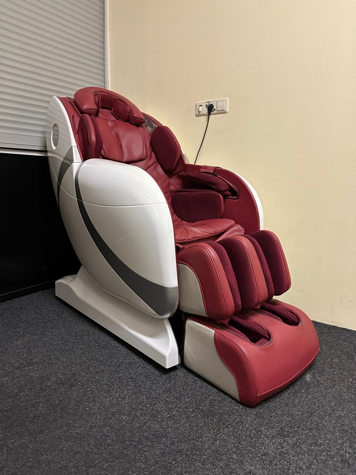 Luxe Massagestoel met Afstandsbediening - Rood/Wit, Ophalen, Gebruikt