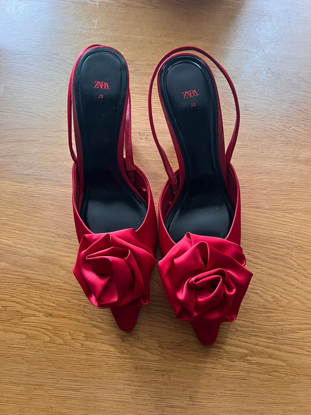 damesschoenen Zara, Kleding | Dames, Ophalen of Verzenden, Zo goed als nieuw, Sneakers of Gympen