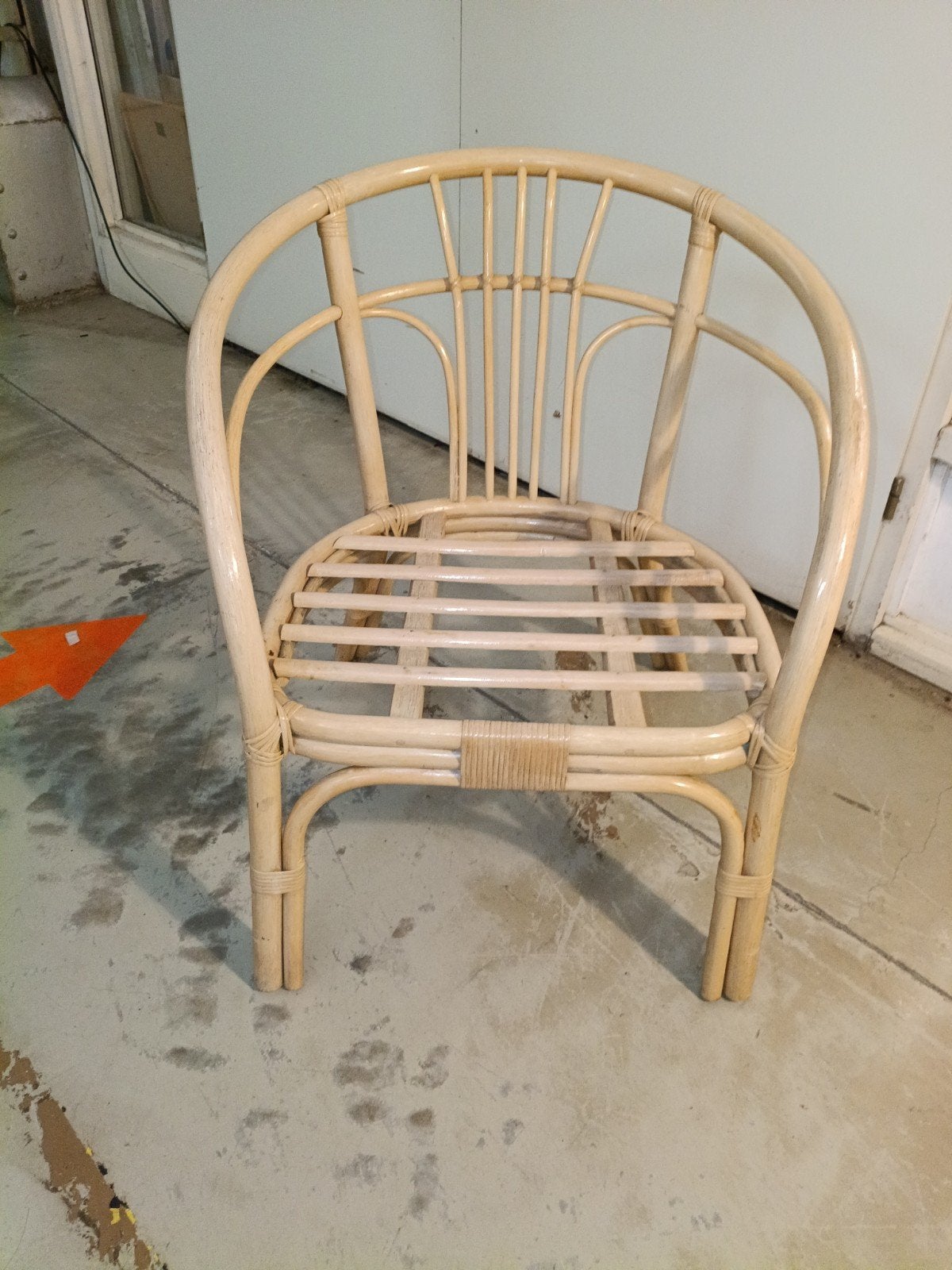 Rotan stoel met bloemenkussen, Ophalen