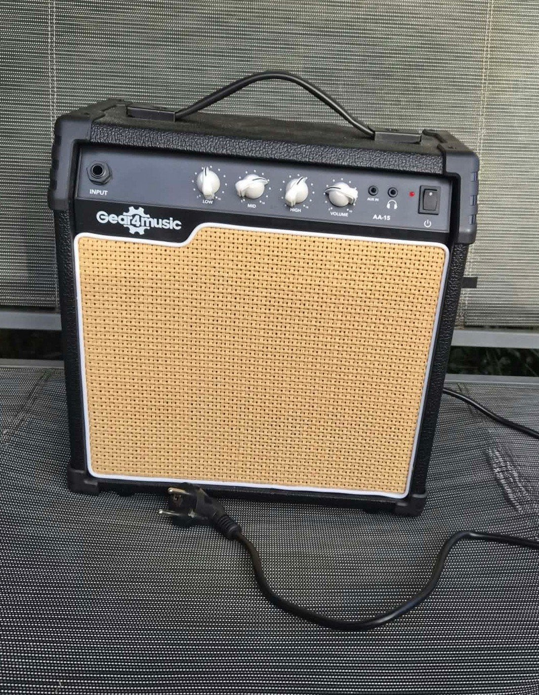 Foto 6 van Elektro-akoestische gitaar nieuw met versterker