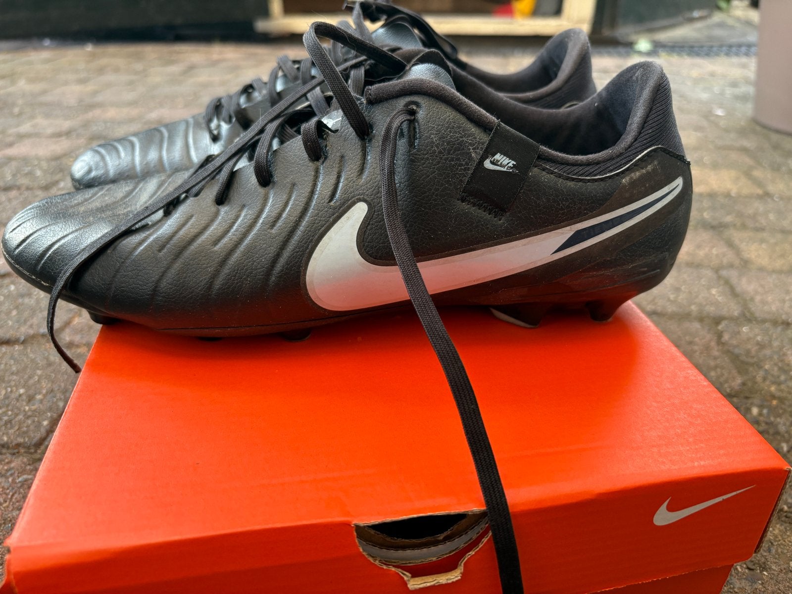 Nike Tiempo voetbalschoenen - Maat 45 - Zo goed als nieuw, Ophalen of Verzenden, Zo goed als nieuw, Schoenen