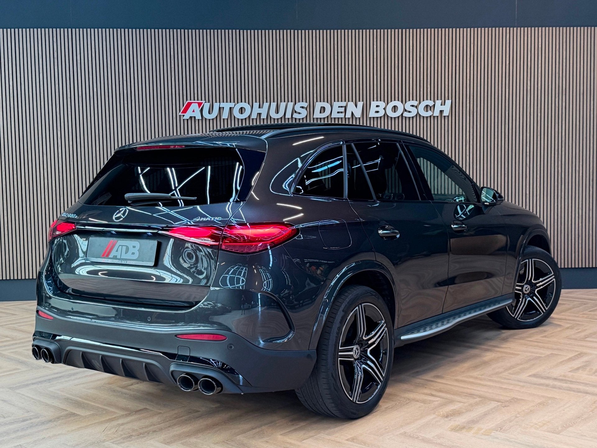 Mercedes-Benz GLC-klasse 400e 4MATIC AMG Line 381PK - Pano, Automaat, Gebruikt, Vierwielaandrijving, Adaptive Cruise Control