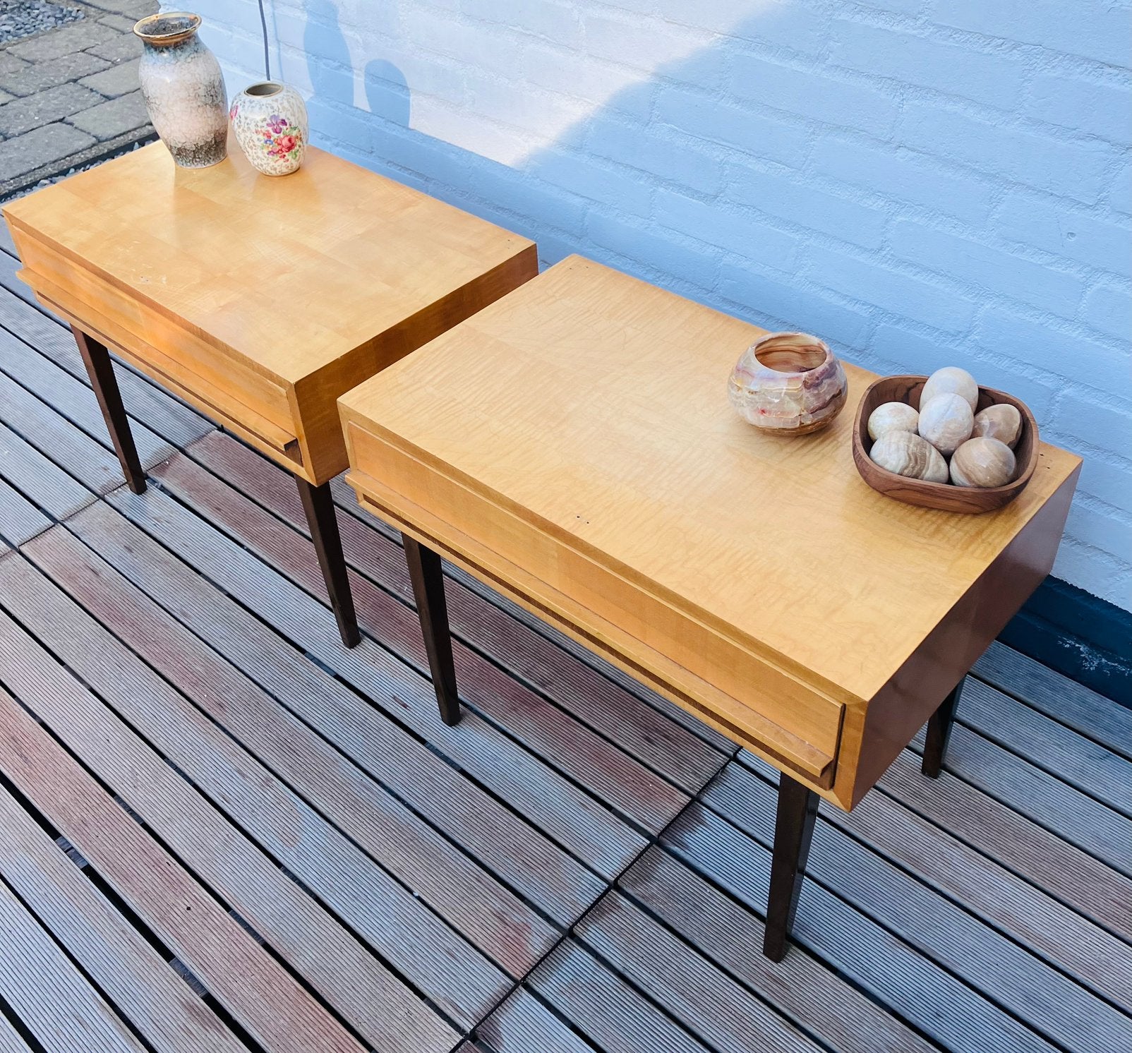 Set van twee vintage mid-century nachtkastjes / bijzettafels, Ophalen, Zo goed als nieuw, 45 tot 65 cm, Minder dan 55 cm