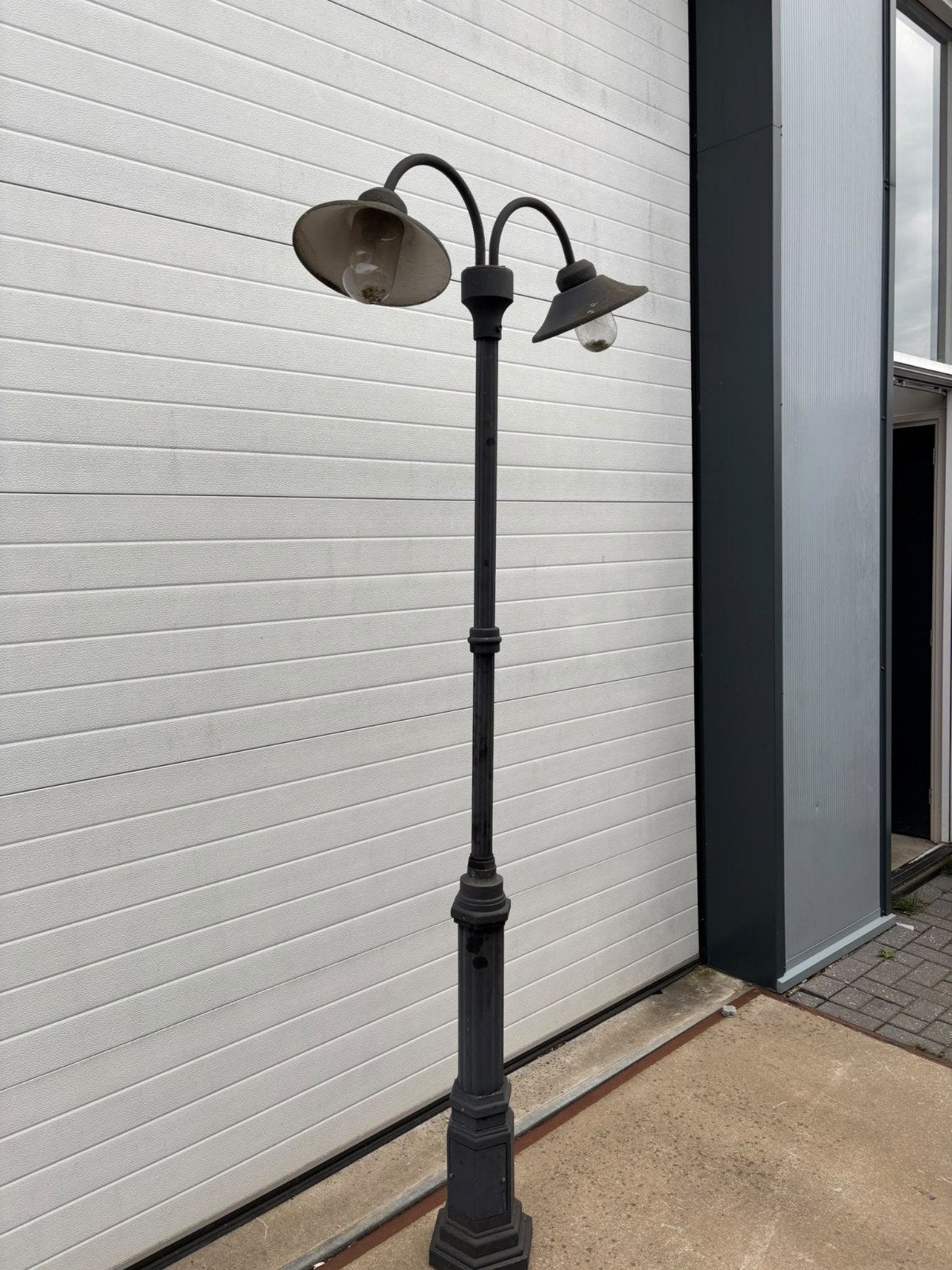 Aluminium Sierlijke Lantaarnpaal - 242 cm Hoog, Ophalen of Verzenden, Gebruikt, Aluminium, Staande lamp