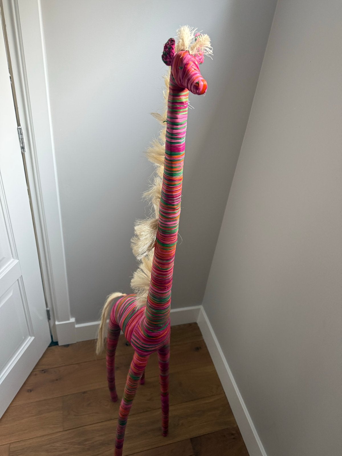 Kleurrijke Giraffe Decoratie - Handgemaakt, Meerkleurig, Overige stijlen, Ophalen of Verzenden, Zo goed als nieuw