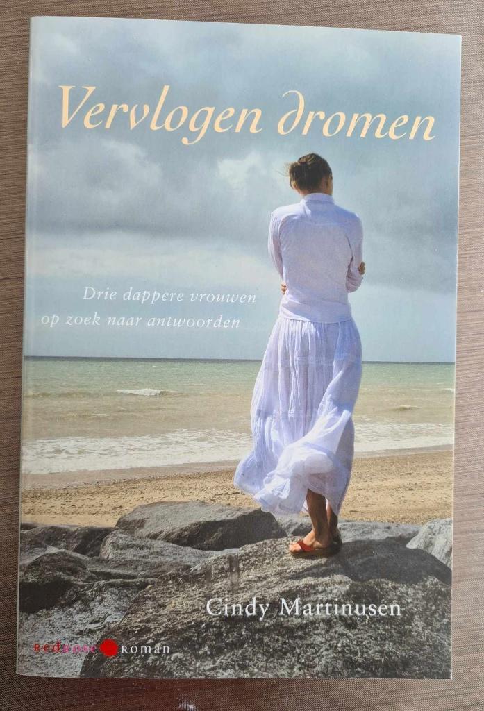 Vervlogen dromen - Cindy Martinusen (Christelijke roman), Boeken, Romans, Ophalen of Verzenden, Gelezen, Amerika