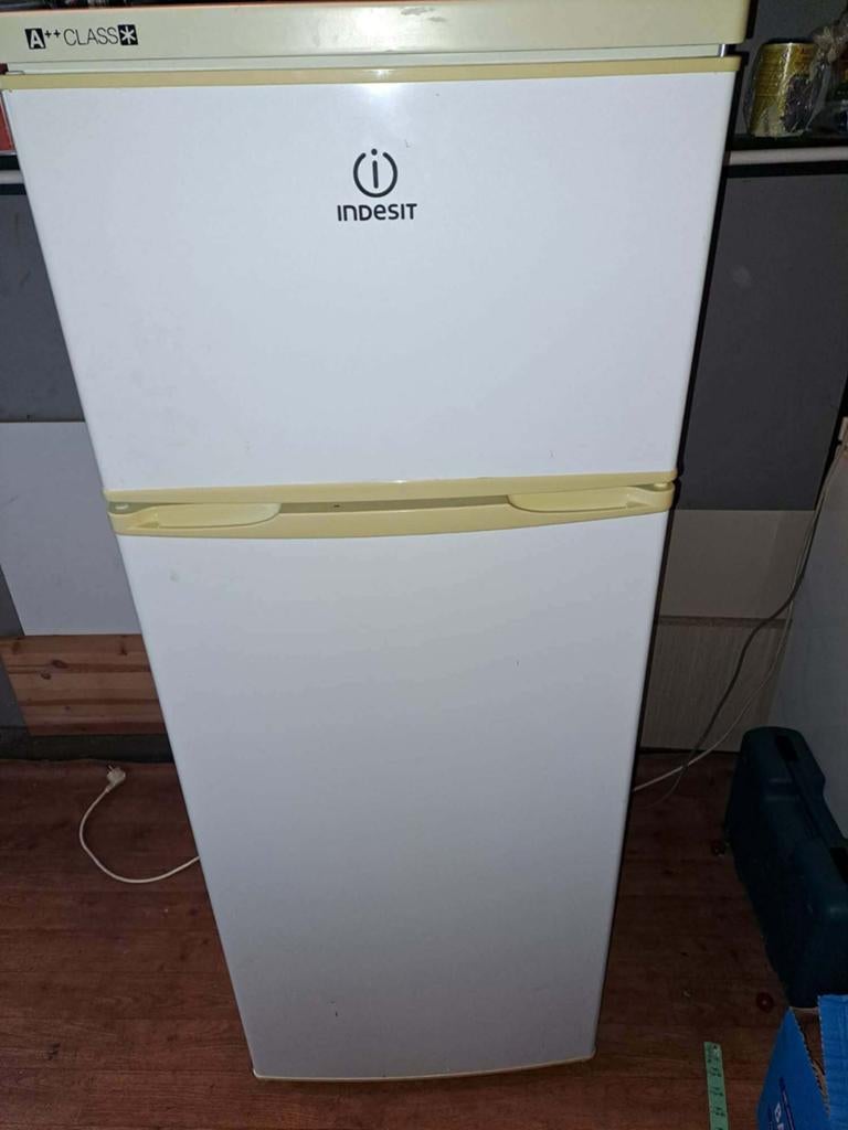 Goedwerkende Indesit Koelkast met vriesvak Energieklasse A++, Ophalen, 150 tot 200 liter, Gebruikt, Energieklasse A of zuiniger