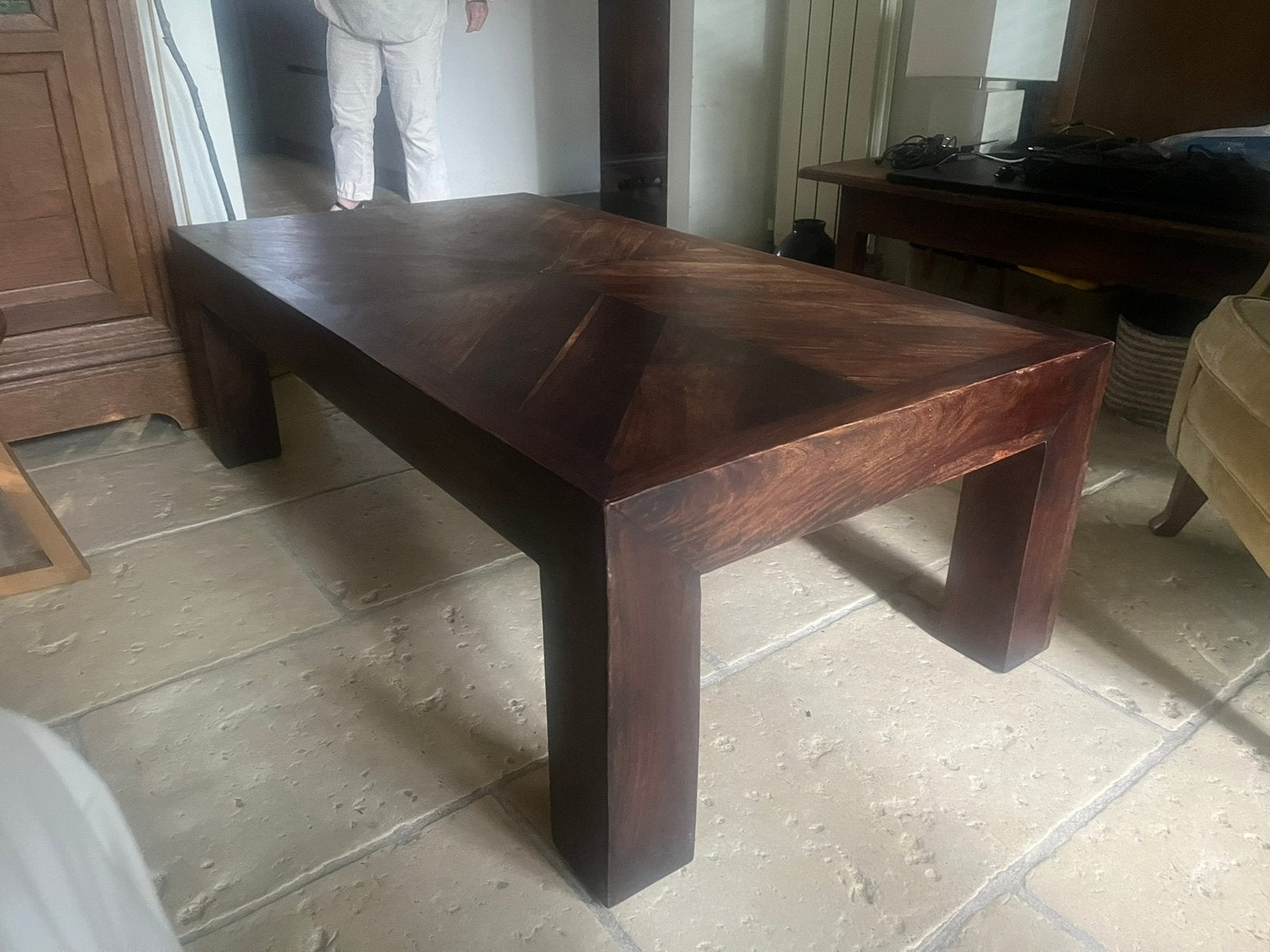 Robuuste salontafel, 100 tot 150 cm, Zo goed als nieuw, 50 tot 100 cm, Ophalen of Verzenden