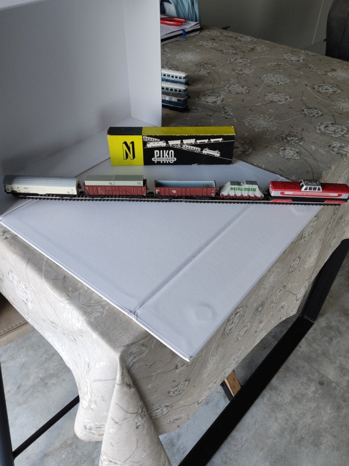 Piko N-spoor locomotief met wagons (9mm spoorbreedte), Hobby en Vrije tijd, Modeltreinen | N-Spoor, Gelijkstroom, Gebruikt, Treinset