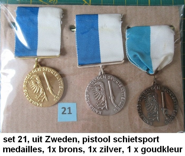 set van 3 stuks ZWEEDSE SCHIETSPORT medailles, Ophalen of Verzenden, Overige materialen, Buitenland