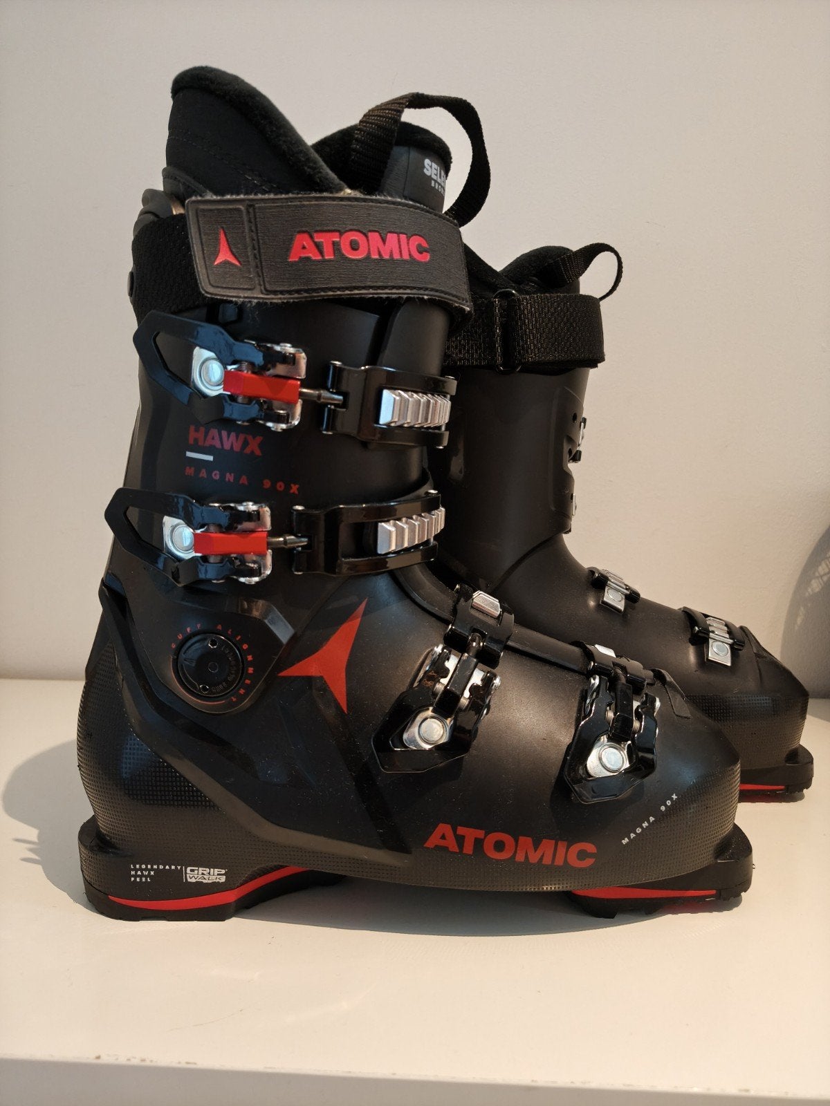 Atomic HAWX Magna 90X skischoenen  27/27,5 42-43 breed  ZGAN, Schoenen, Ophalen of Verzenden, Zo goed als nieuw, Atomic