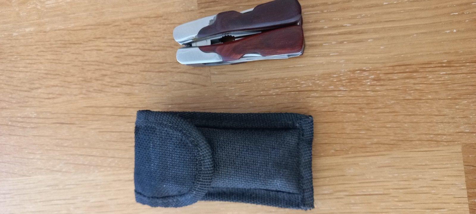 Multitool met etui - Handig en compact, Ophalen of Verzenden, Gebruikt, Multitool, Overige merken