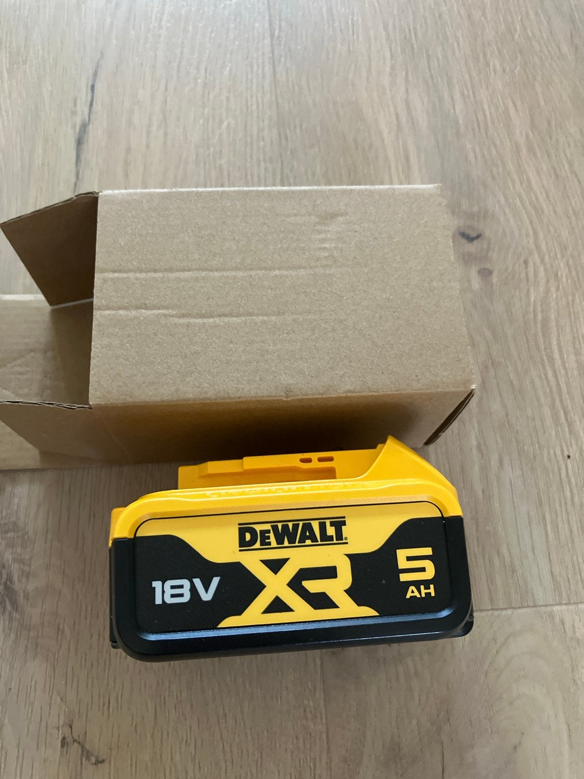 Dewalt Accu 18V 5AH Nieuw - komt uit een set, Nieuw