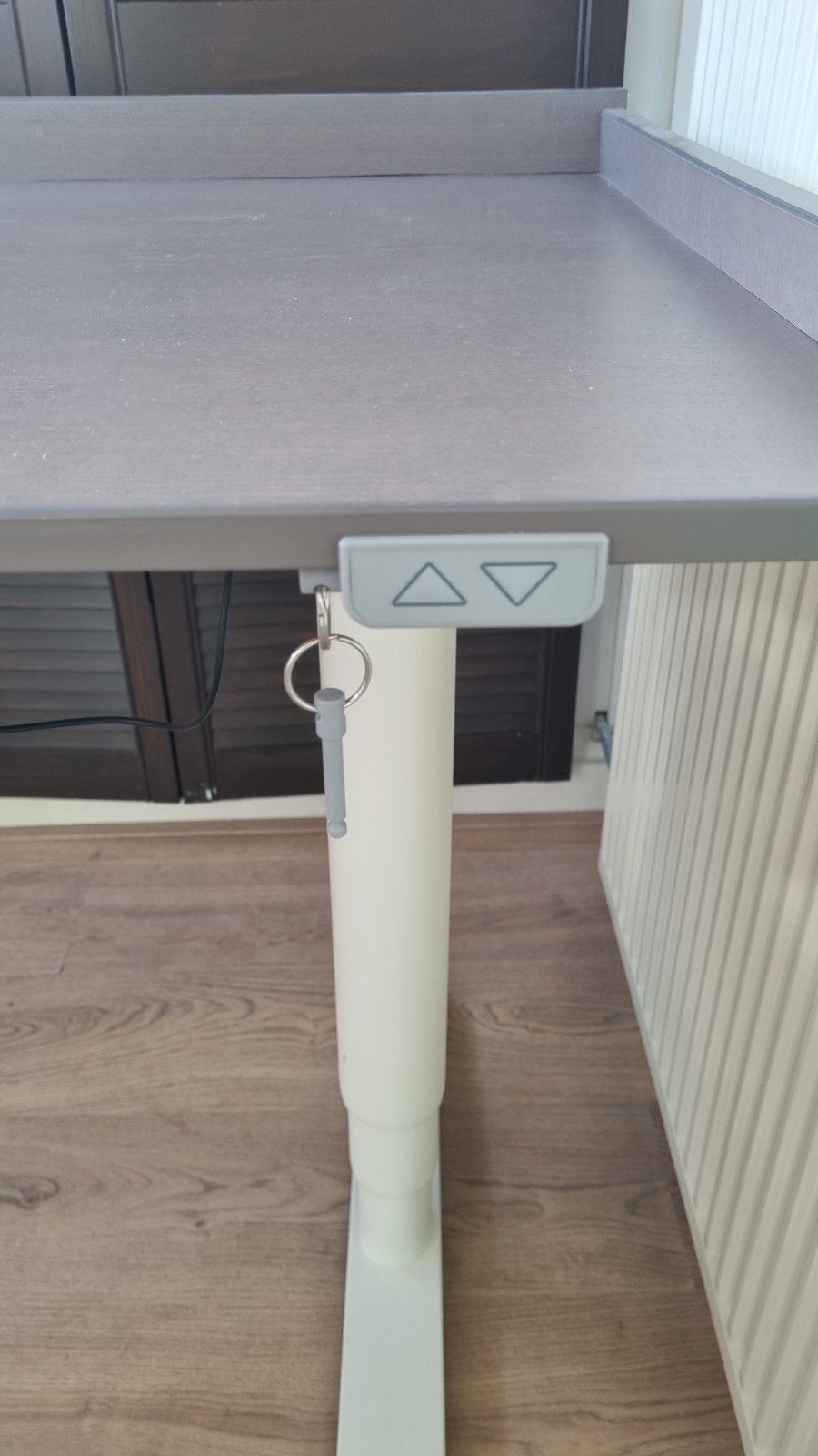Zit-sta bureau 110x70 cm - In hoogte verstelbaar, Zit-sta bureau, Gebruikt, 110 cm, Spaanplaat of MDF