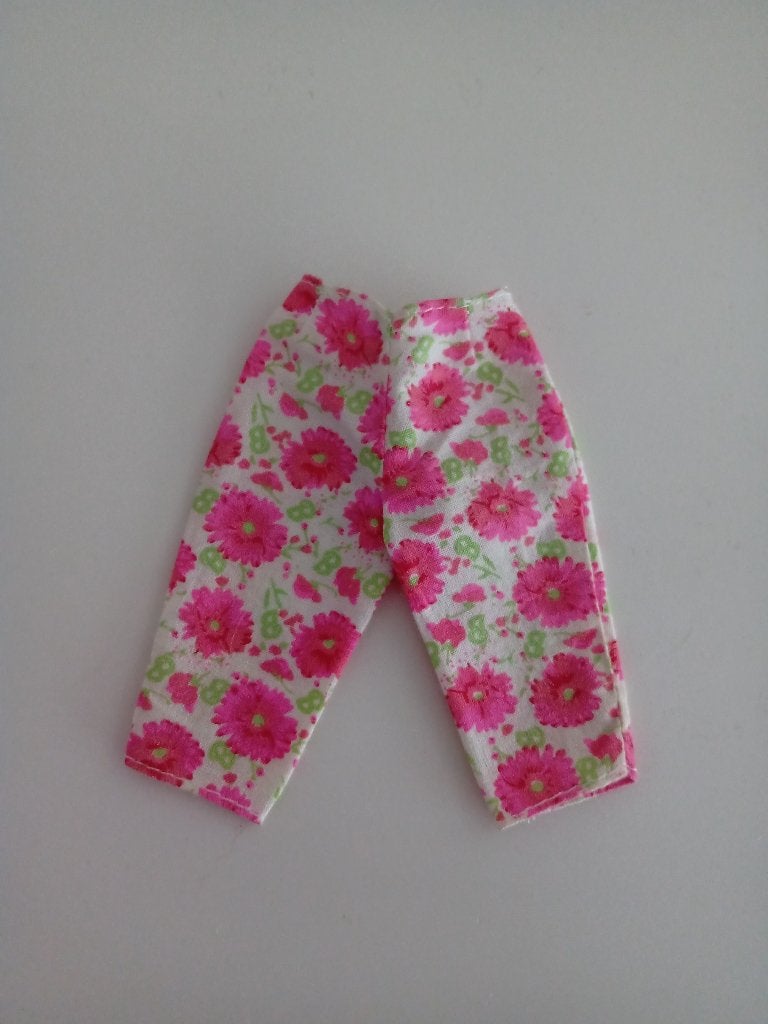 Heel Veel 3/4 Broeken voor (BARBIE) Poppen (21 foto’s), Verzamelen, Poppen, Ophalen of Verzenden, Gebruikt, Kleertjes