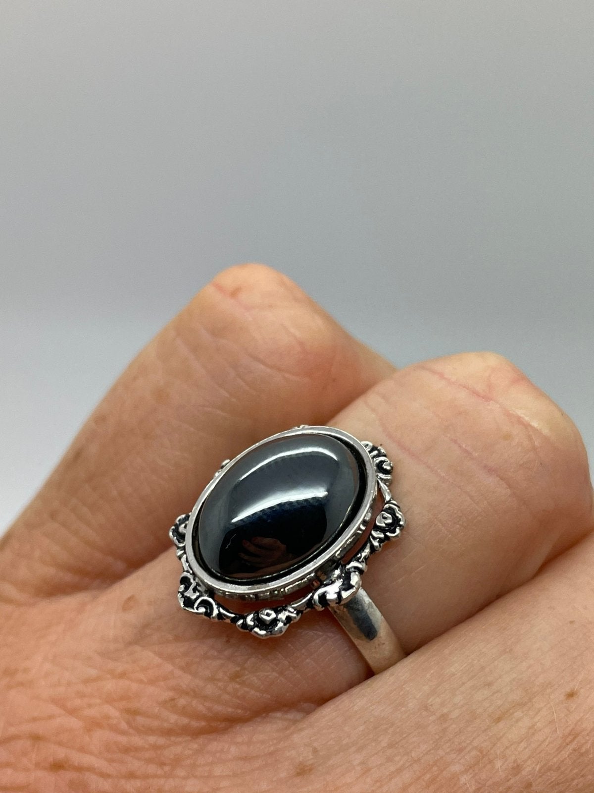 E951 Prachtige zilveren hematiet ring maat 17,5, Ophalen of Verzenden, X, Met edelsteen, Dame