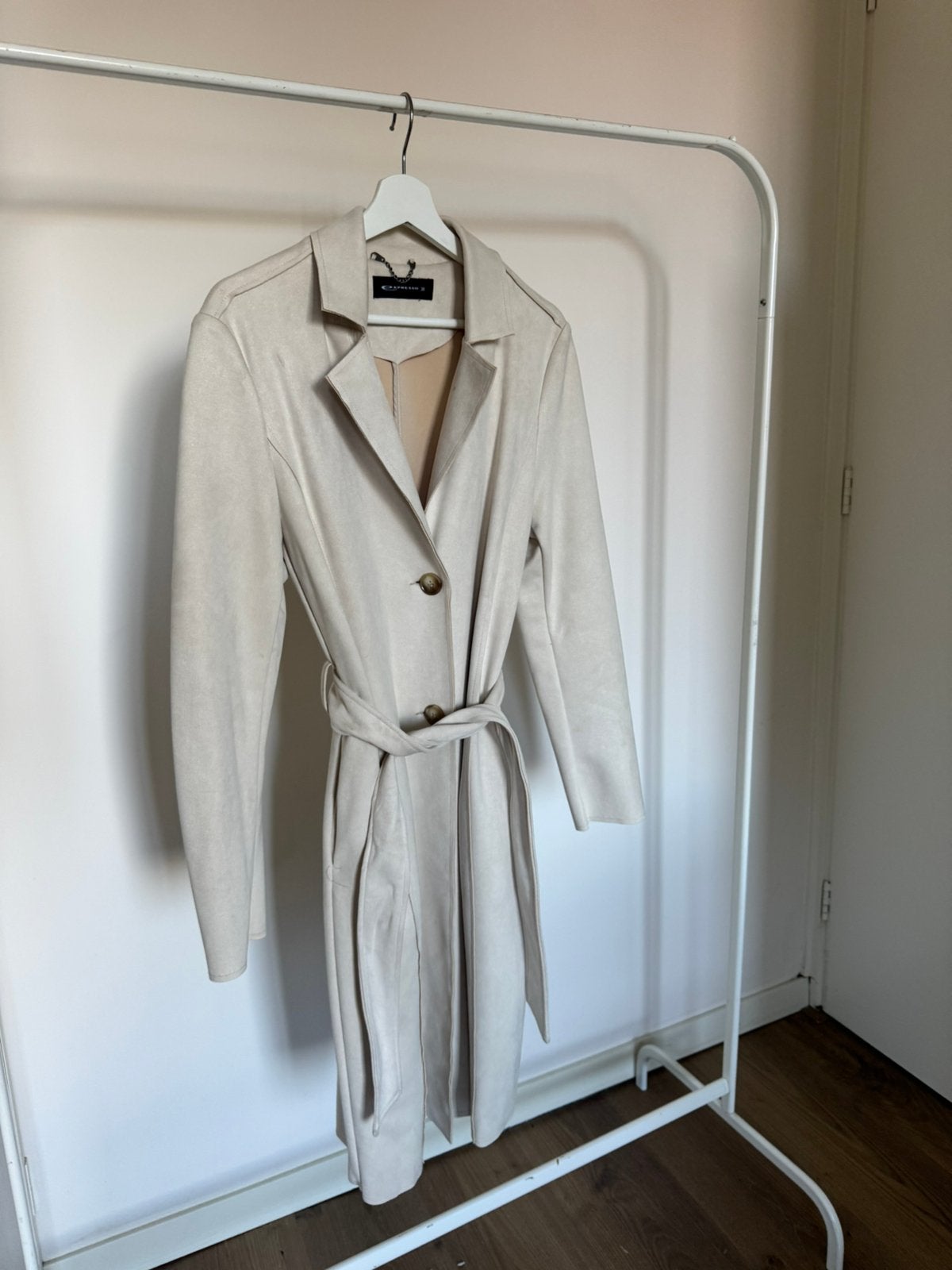 Expresso lange jas lichtbeige lederlook – Maat 38, Ophalen of Verzenden, Gedragen, Maat 38/40 (M), Beige