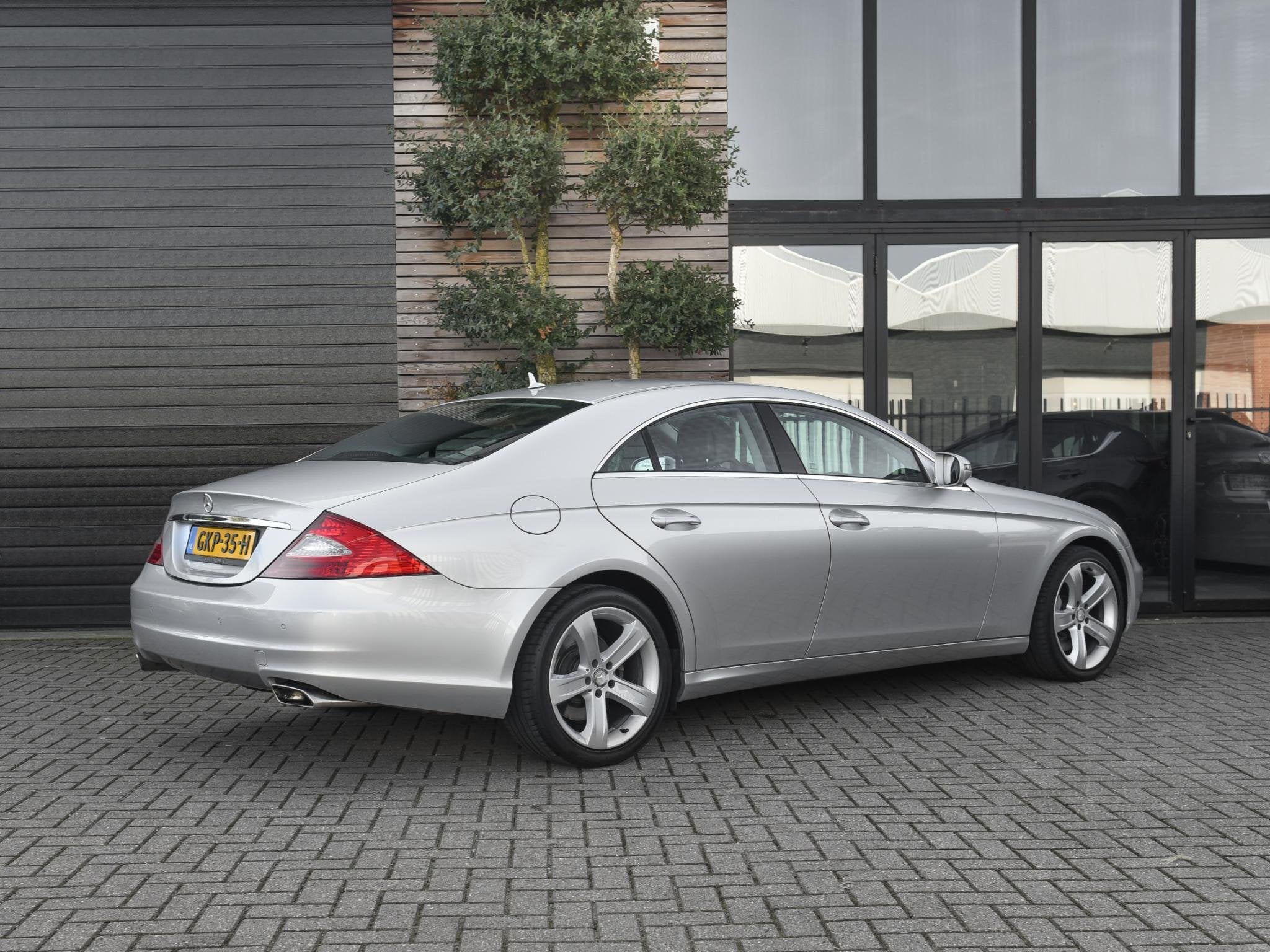 Mercedes-Benz CLS-klasse 500 Nette auto Leer Clima Cruise We, Auto's, Mercedes-Benz, Automaat, Achterwielaandrijving, Gebruikt