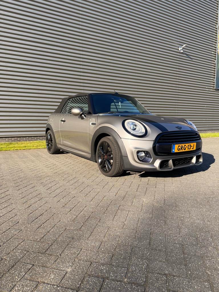 MINI Cooper Cabrio 1.5 JCW |Harman Kardon | 2016, Voorwielaandrijving, 136 pk, Zwart, Cabriolet
