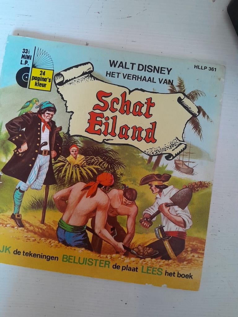 Walt Disney 7inch schat eiland, Ophalen of Verzenden, Zo goed als nieuw, Nederlandstalig