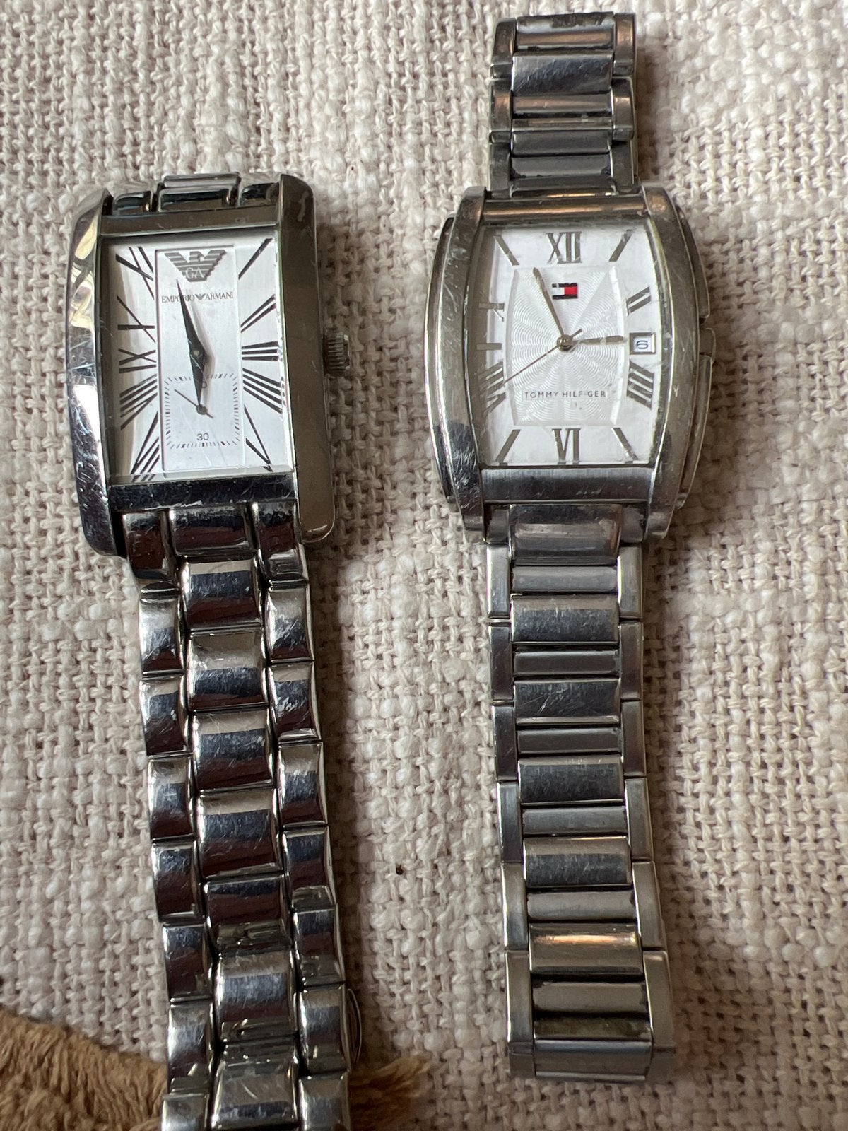 2 Horloges: Tommy Hilfiger en Emporio Armani, Sieraden, Tassen en Uiterlijk, Horloges | Heren, Overige merken, Staal, Gebruikt
