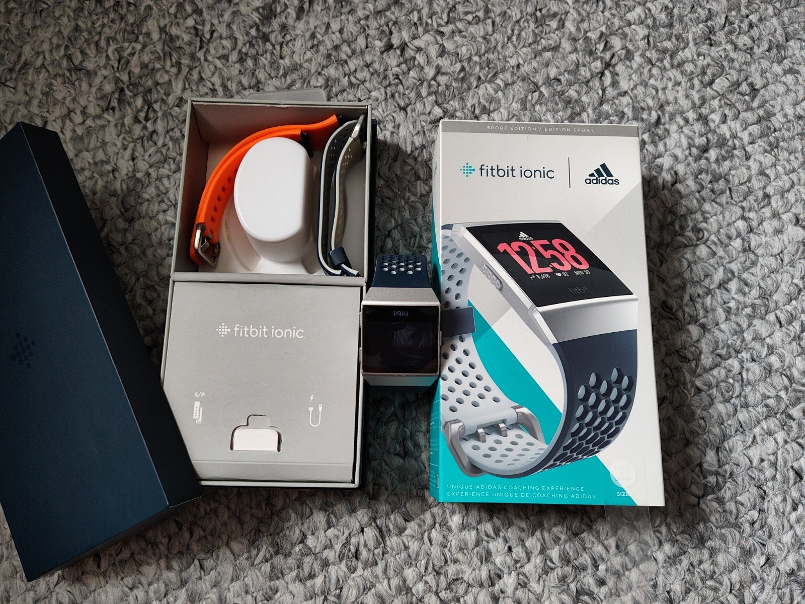 Fitbit Ionic Adidas Edition, Zwart, Ophalen of Verzenden, Zo goed als nieuw, Waterdicht