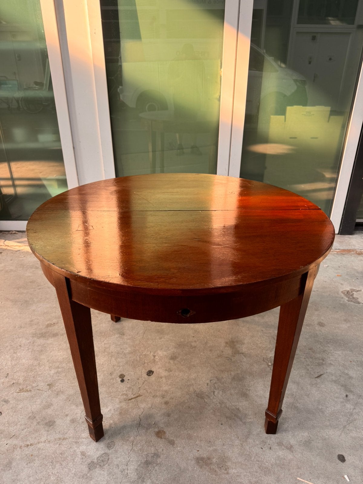 Antieke Mahonie Ronde Uitschuifbare Eettafel – Vroege 1900, Antiek en Kunst, Ophalen of Verzenden