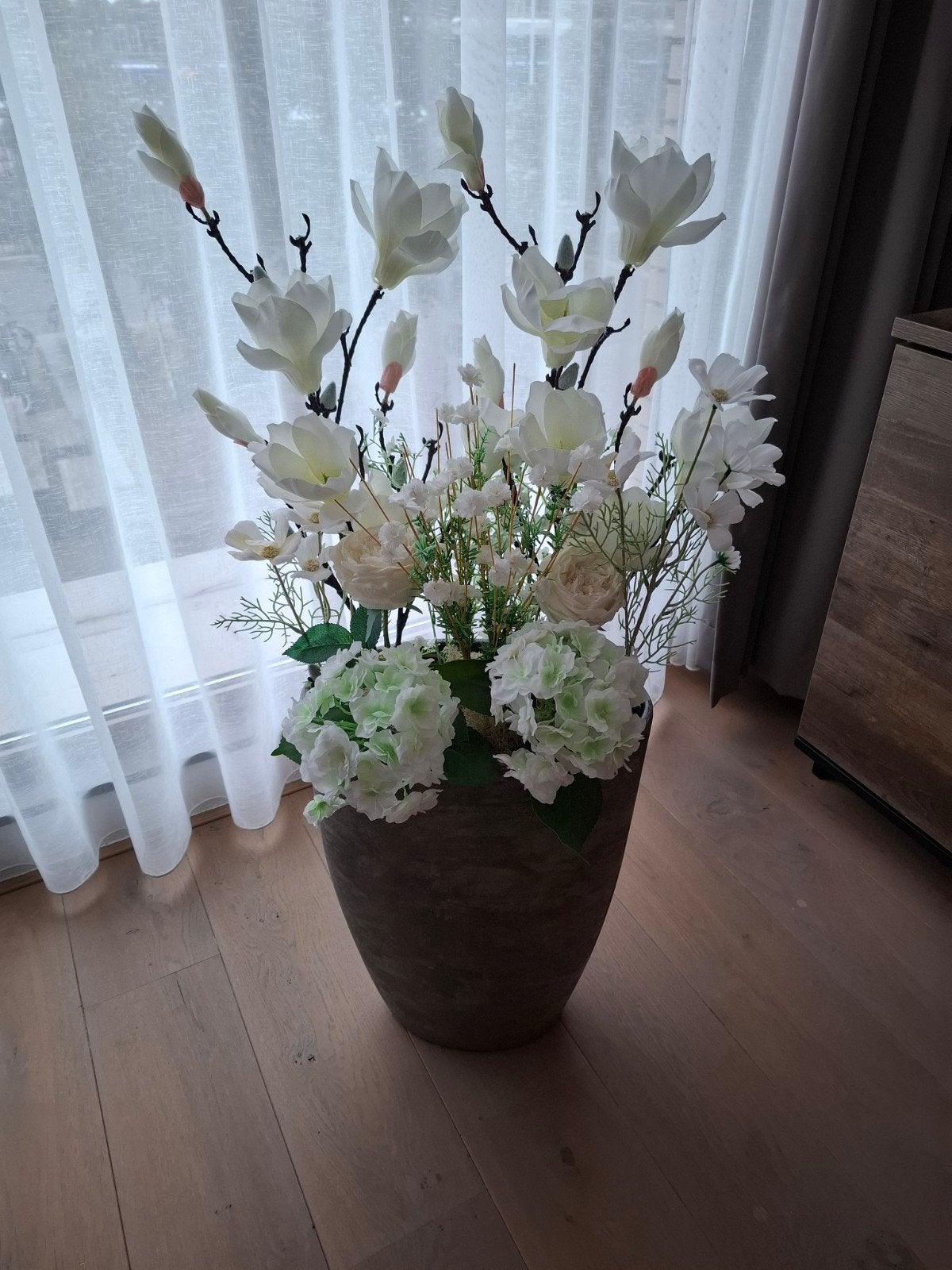 Prachtig kunstbloemstuk in vaas - Wit/Groen, Huis en Inrichting, Ophalen, Binnen, Rondom opgemaakt, Zo goed als nieuw
