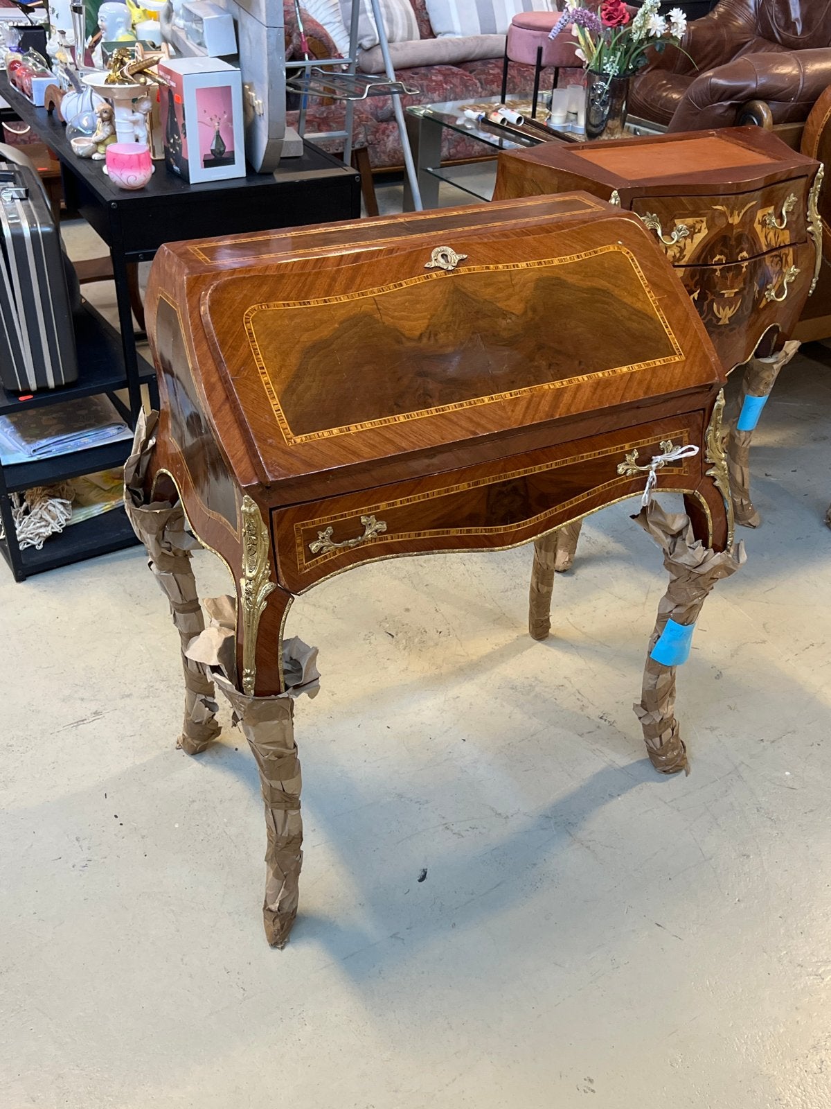 Secretaire Bureau met Marqueterie en Bronzen Details, Ophalen