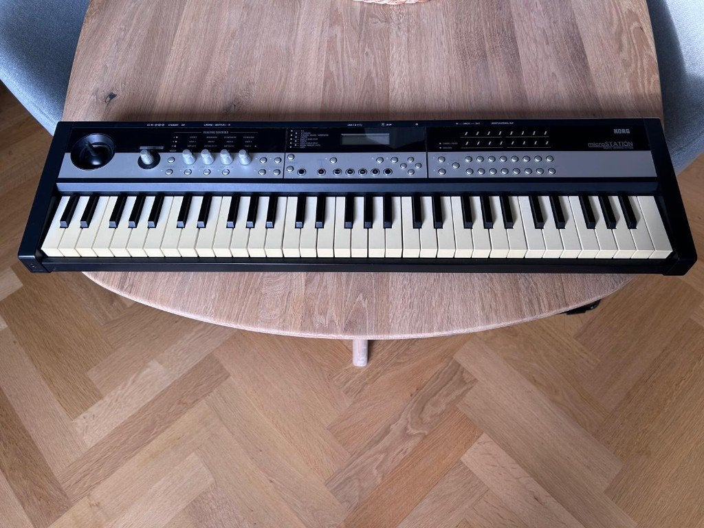 Korg microSTATION synthesizer / musicworkstation, 61 toetsen, Korg, Ophalen, Met koffer of flightcase, 61 toetsen
