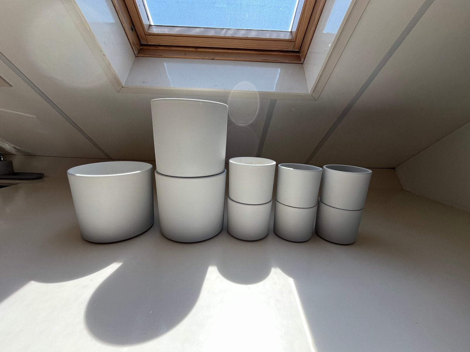 10 bloempotten Era licht grijs. 1 grote staat niet op foto, Ophalen, Volle zon, Minder dan 100 cm