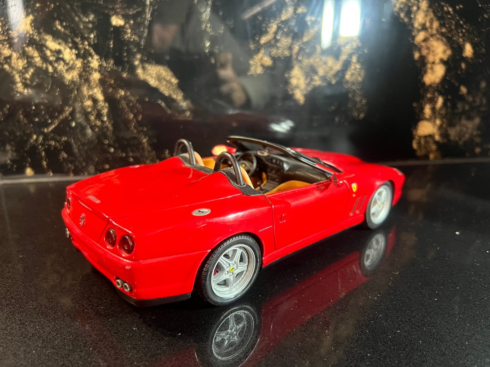 Ferrari hotwheels 1:18, Hobby en Vrije tijd, Ophalen of Verzenden, Zo goed als nieuw, Hot Wheels