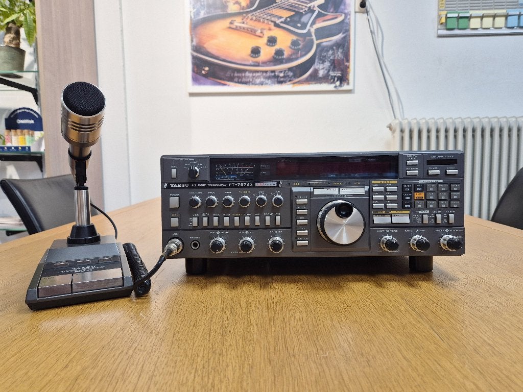 Yaesu FT-767GX met tafel microfoon, Telecommunicatie, Zenders en Ontvangers, Ophalen, Gebruikt, Zender en Ontvanger