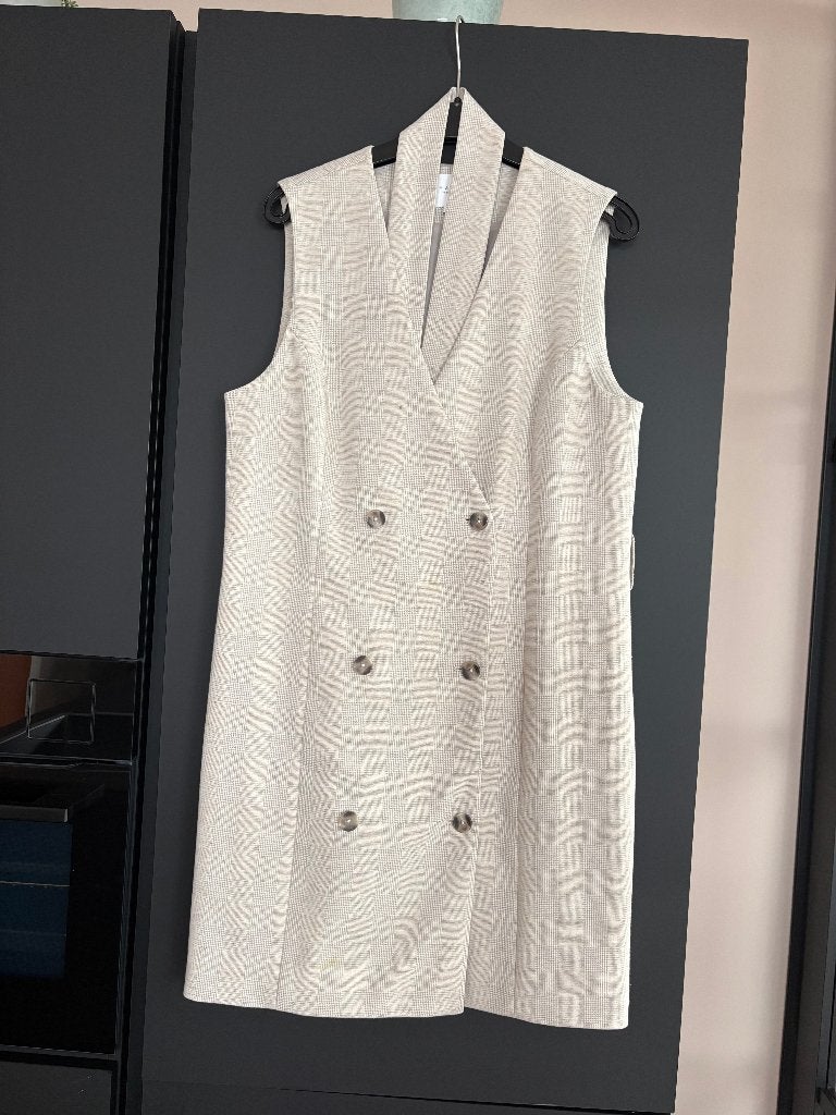 Stijlvolle beige blazerjurk met knopen, Kleding | Dames, Maat 38/40 (M), Beige, Ophalen of Verzenden, Zo goed als nieuw