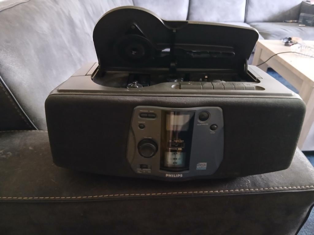 Philips draagbare radio met cdspeler en cassette speler, Audio, Tv en Foto, Radio's, Ophalen, Gebruikt, Overige typen, Met cd-speler