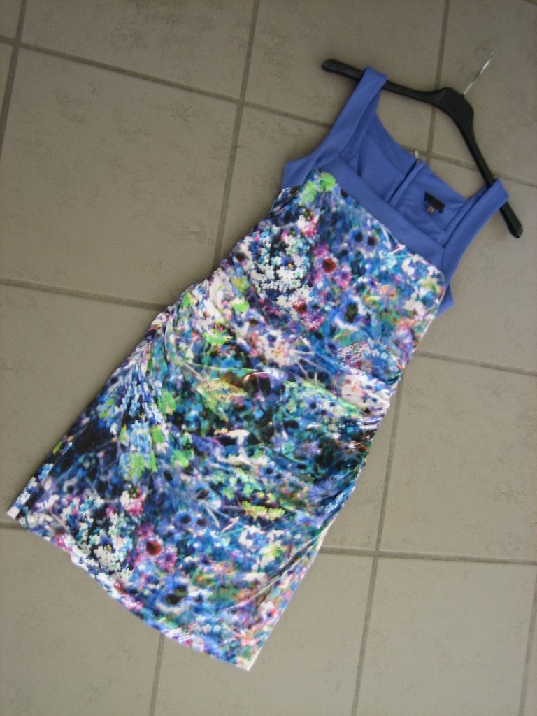 Prachtig sexy strak fleurig jurkje GIOVANE maat 34 snazzeys, Kleding | Dames, Meerkleurig, Ophalen of Verzenden, Zo goed als nieuw