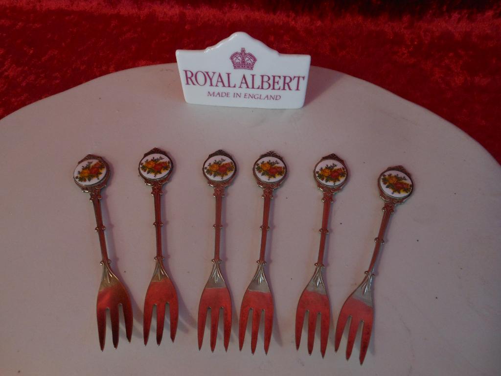 Royal Albert Old Country Roses vorkjes, Ophalen of Verzenden