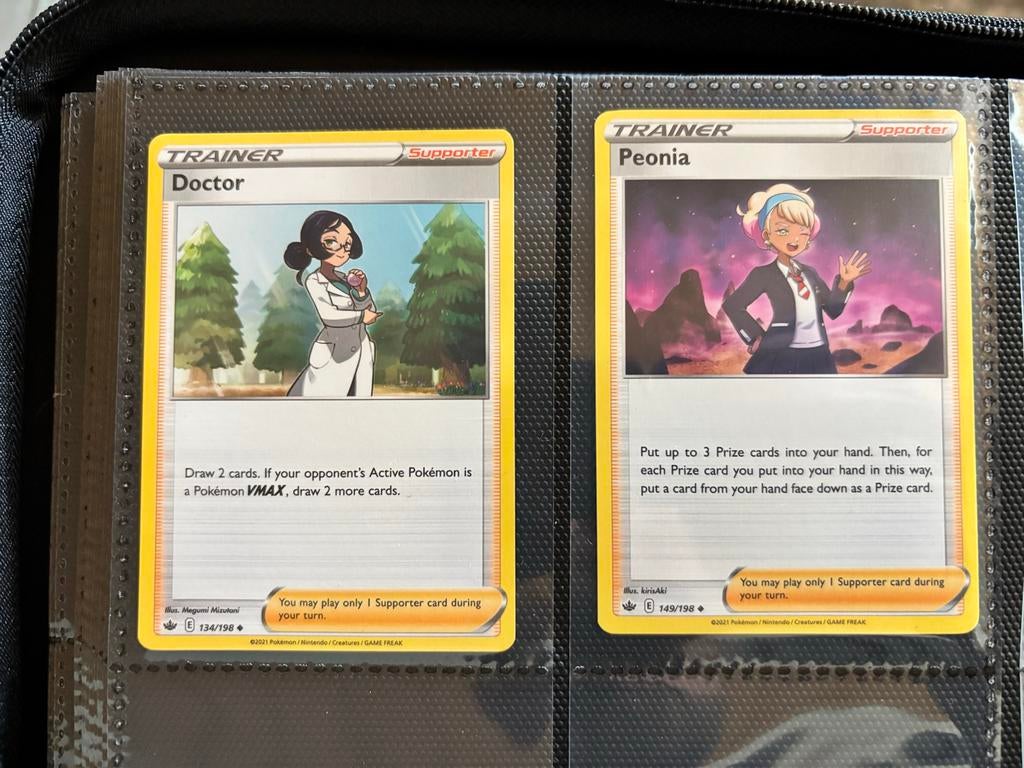 Pokémon Kaarten 2,  Chilling Reign, Ophalen of Verzenden, Zo goed als nieuw, Meerdere kaarten