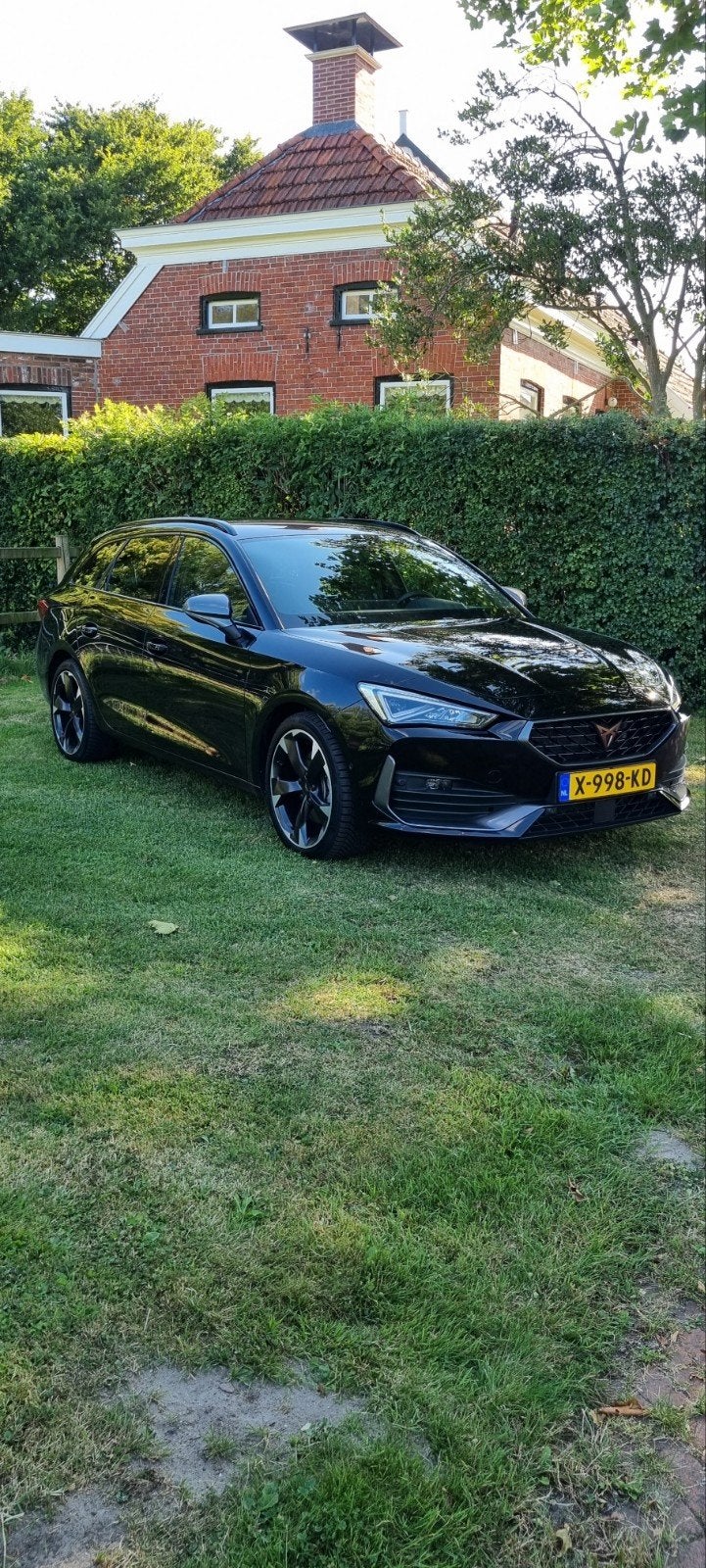 Cupra Leon 1.4 E-hybrid 2023 204PK. Met garantie, Auto's, Stof, Zwart, 4 cilinders, 1589 kg