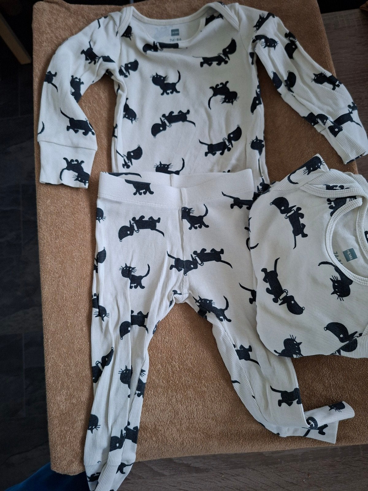2x takkie en siepie pyama maat 74/86, Ophalen, Zo goed als nieuw, Nacht- of Onderkleding