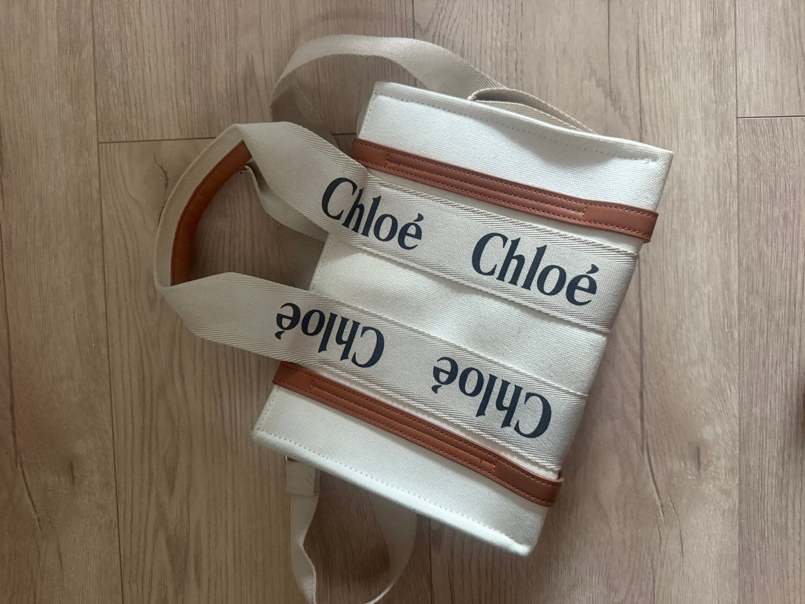 Chloé tas - Stijlvolle en compacte schoudertas, Ophalen of Verzenden, Zo goed als nieuw, Wit, Schoudertasje