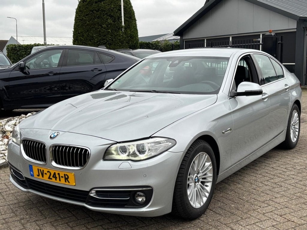BMW 5 Serie 520d Luxury Edition Sedan 2016 31.000 KM NL Auto, Automaat, Achterwielaandrijving, 4 cilinders, 2000 kg