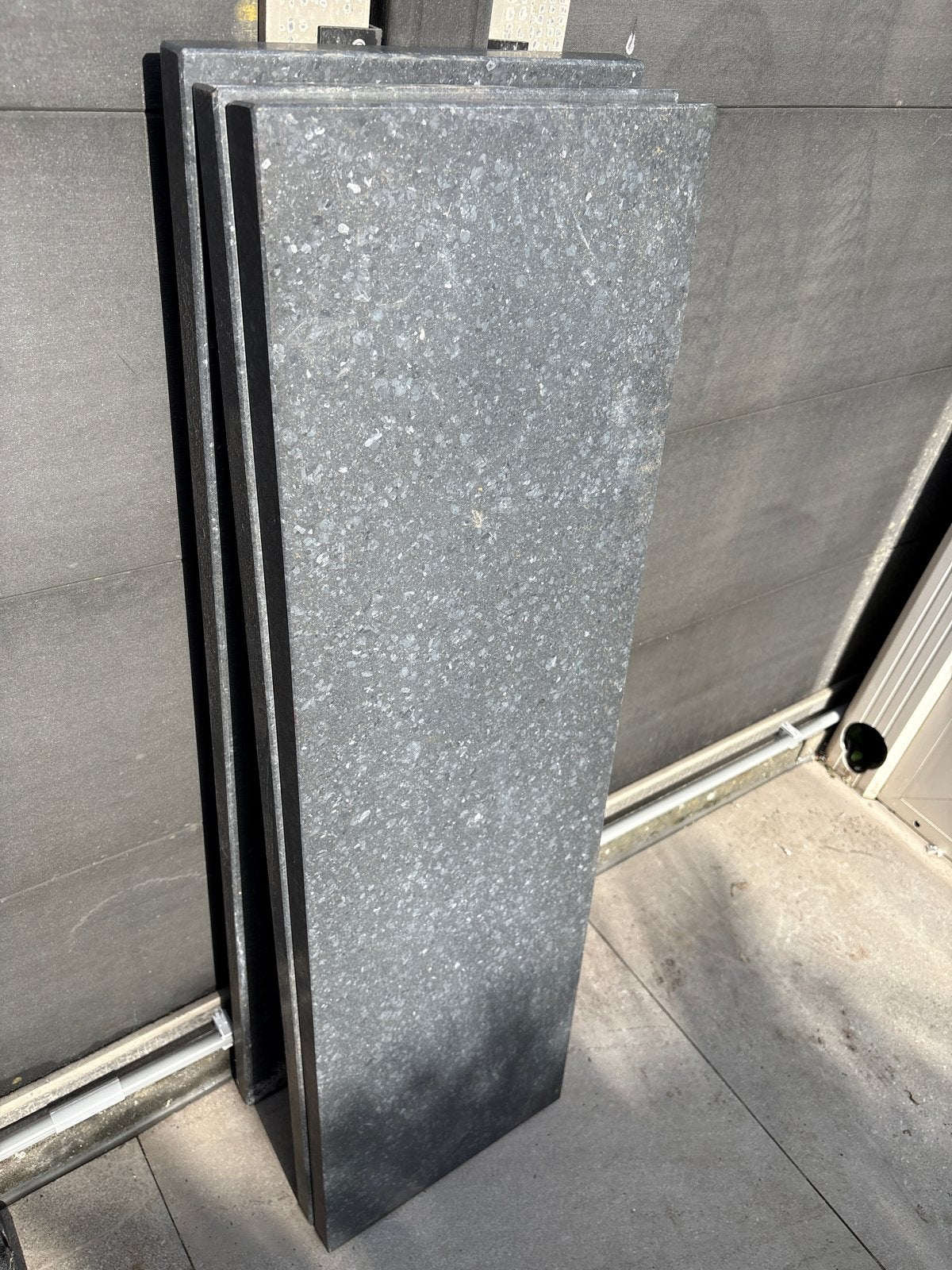 Basalt tegels - Donkergrijs, 100x30x3 cm, Doe-het-zelf en Verbouw, 60 cm of meer, Graniet, Nieuw, Ophalen of Verzenden