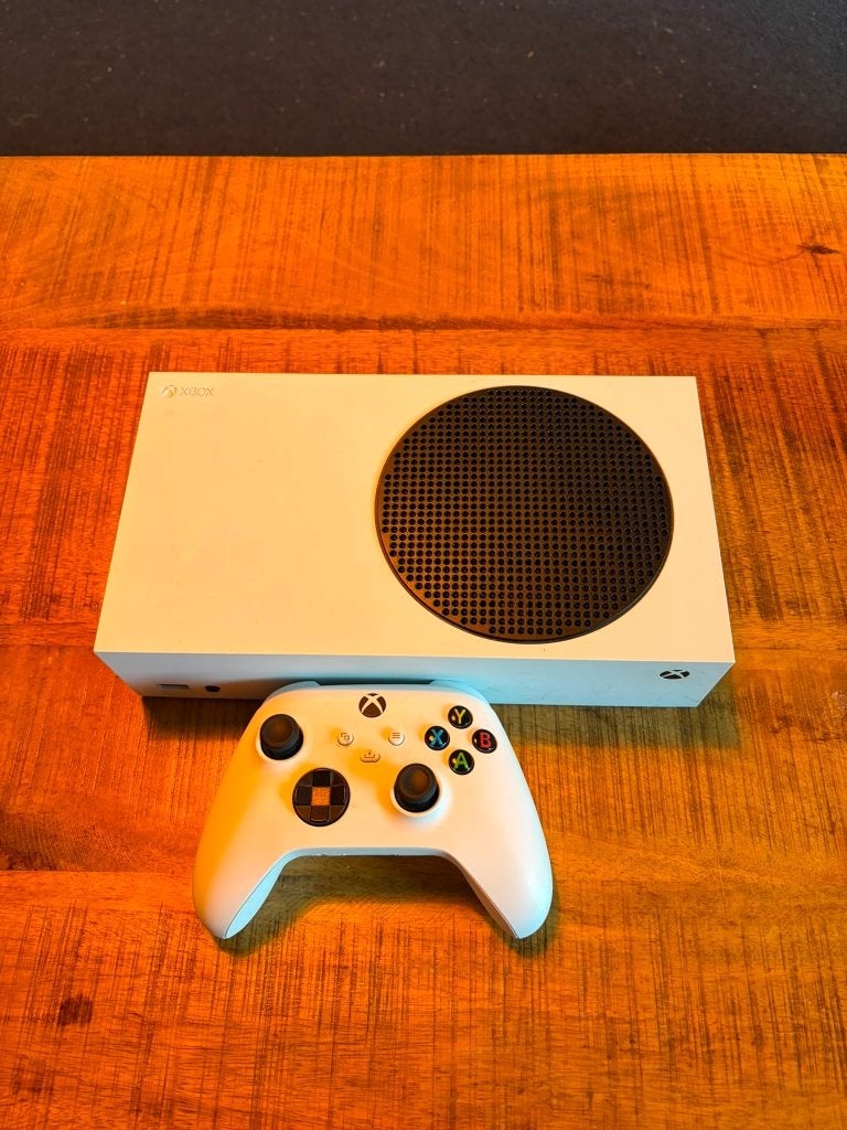 Xbox Series S 512GB Incl 2 Controllers en Headset, Spelcomputers en Games, Spelcomputers | Xbox Series X en S, Zo goed als nieuw