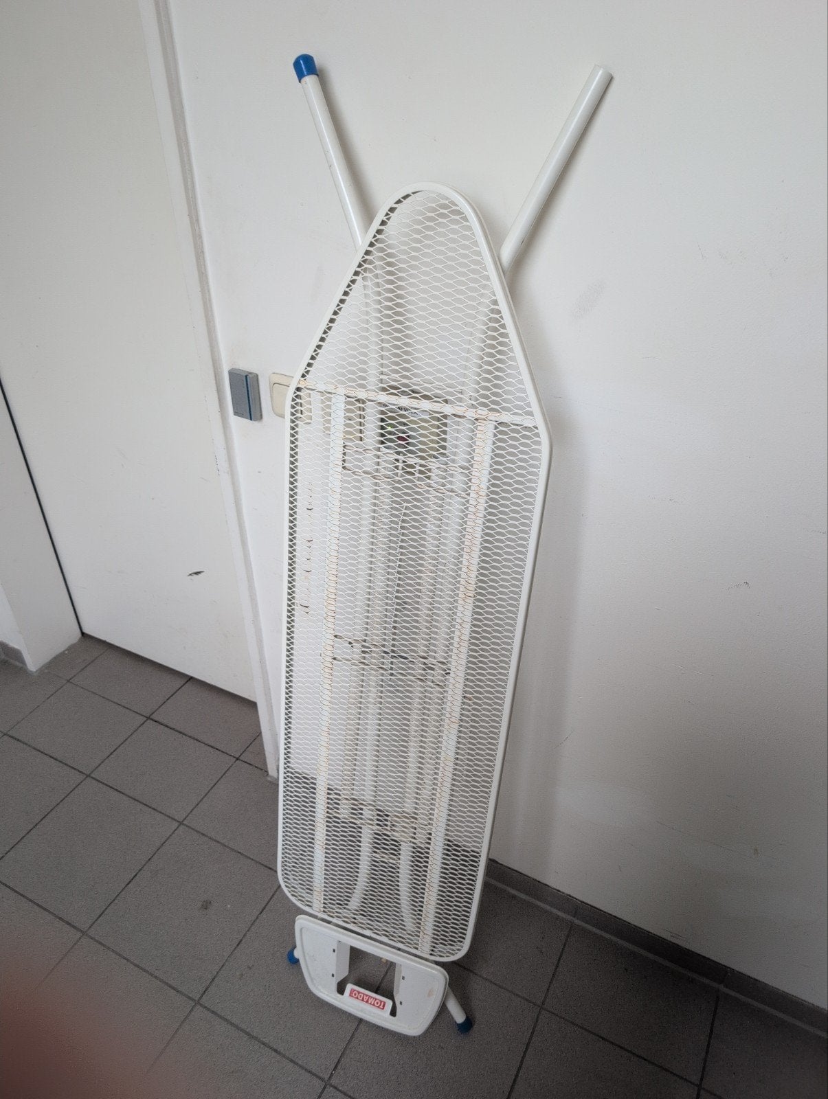 Degelijke Tomado Strijkplank - IJzeren Frame, Witgoed en Apparatuur, Ophalen, Gebruikt