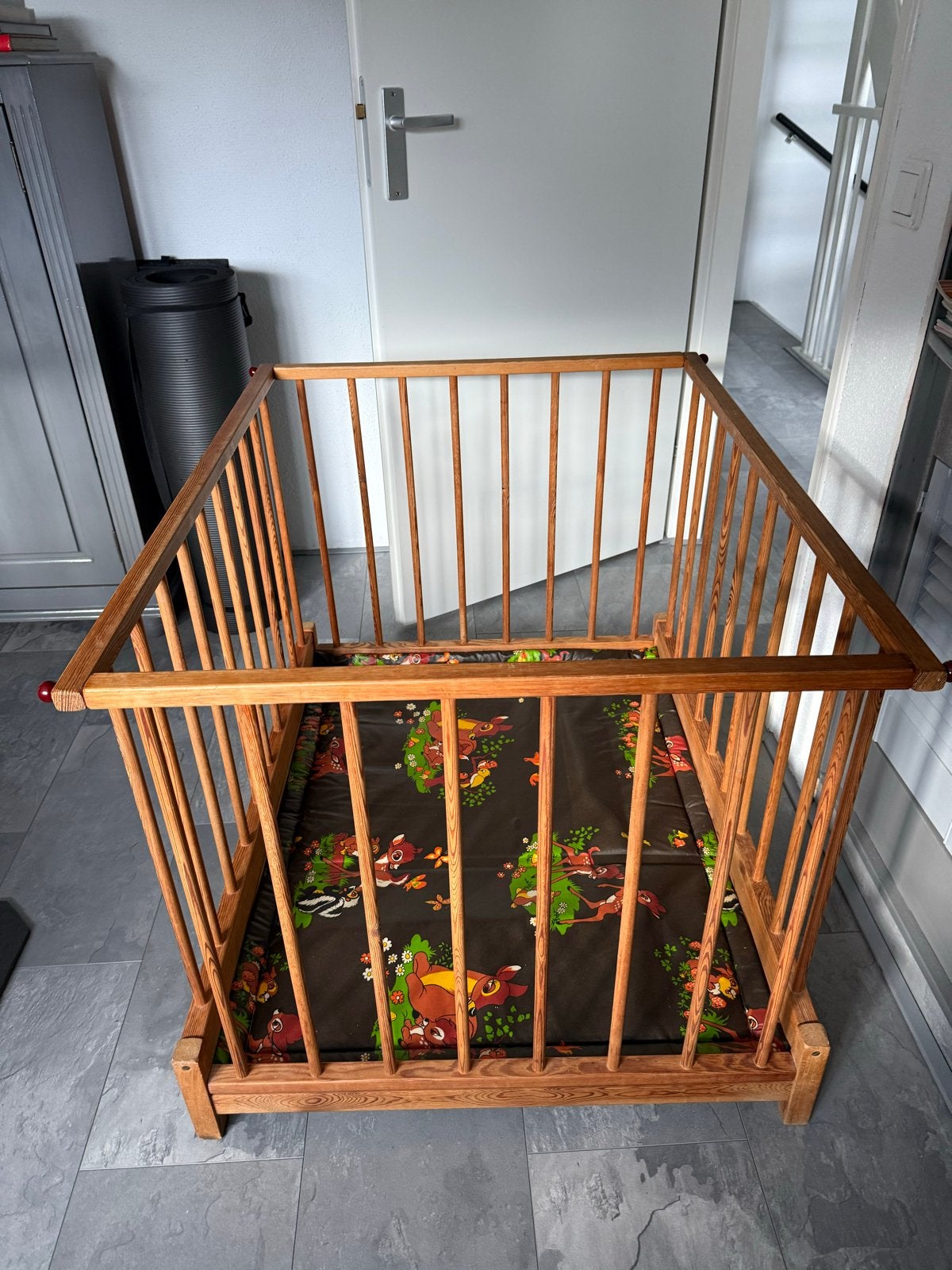 Houten box met speelkleed - 100x80x75 cm, Ophalen, Gebruikt, Rechthoekig, Boxkleed