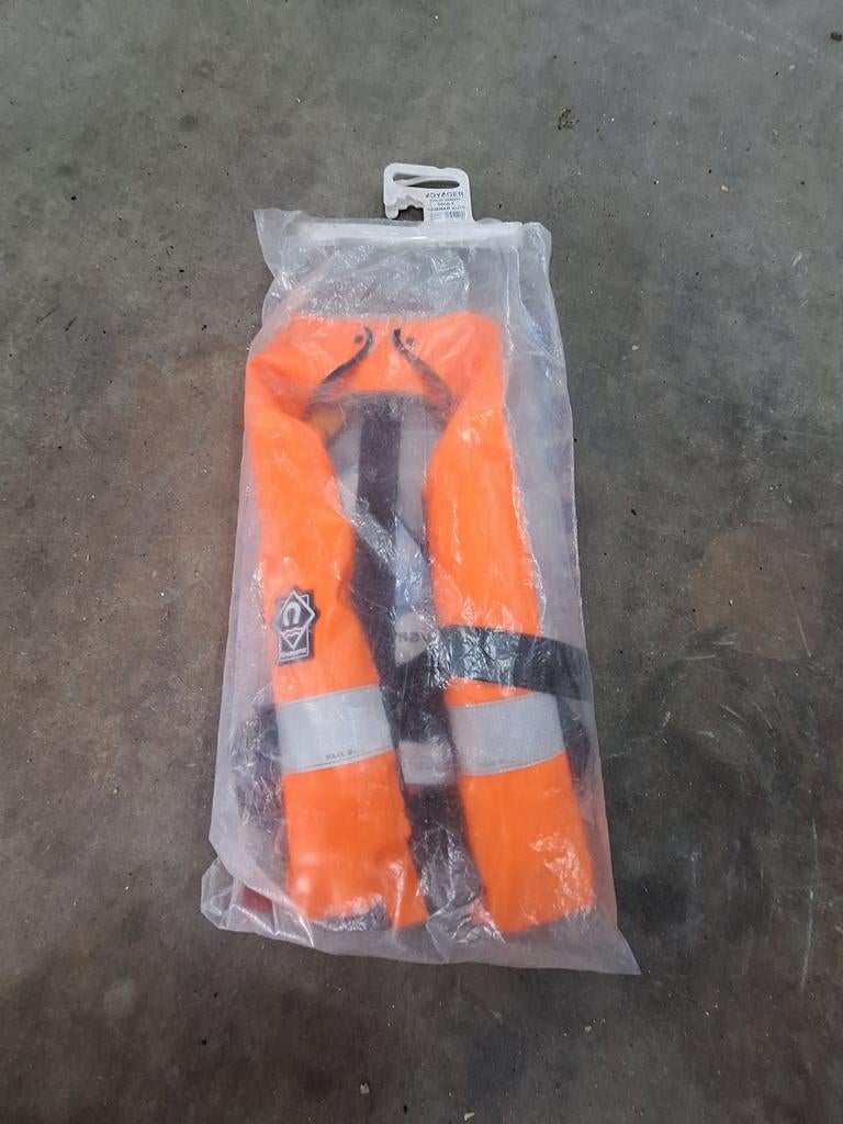 Automatisch reddingsvest 275 N Crewsever, nieuw, Watersport en Boten, Watersportkleding, Ophalen of Verzenden, Dame of Heer, Reddingsvest of Zwemvest