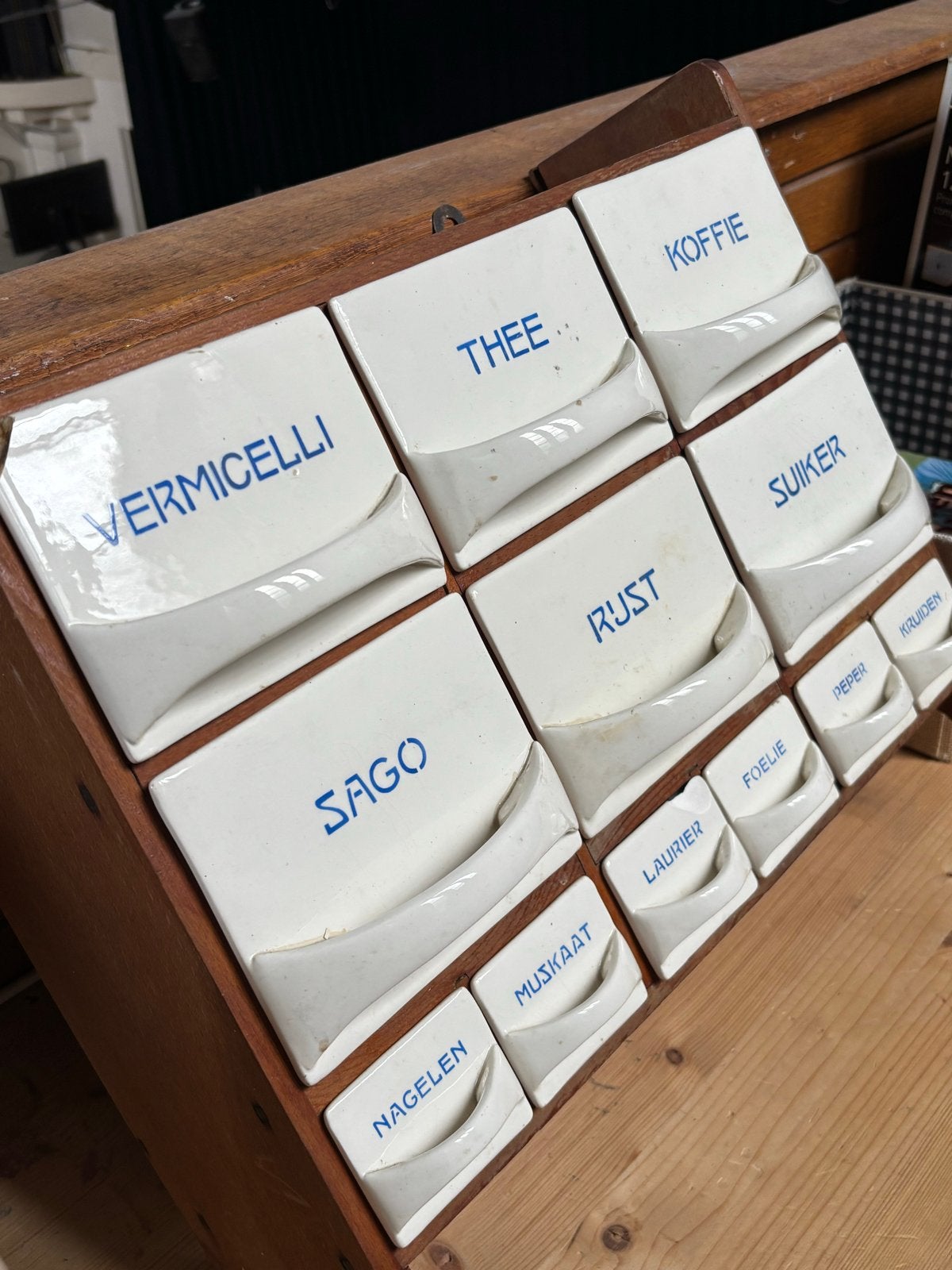 Vintage kruidenrek met porseleinen lades, Ophalen of Verzenden