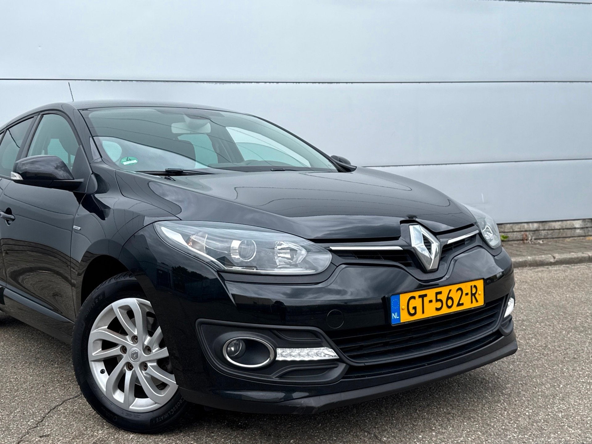 Renault Mégane 1.2 TCe Limited (bj 2015) Clima|Navi|Parkeer, Auto's, Voorwielaandrijving, Euro 5, Stof, Gebruikt