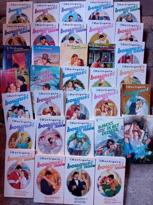 34 boeken romannetjes harlequin, Boeken, Ophalen of Verzenden, Gelezen, Harlequin